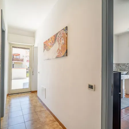 Apartament Linda Con Terrazzo Giardini-Naxos